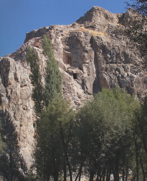 08_Argishti_I_Van Kalesi_Horhor_caves_2.jpg